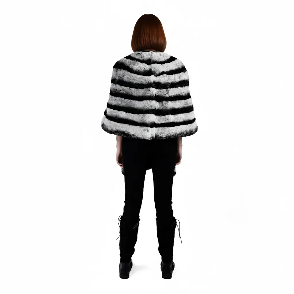6 - Cape long front Rabbit Black & wight 2.webp