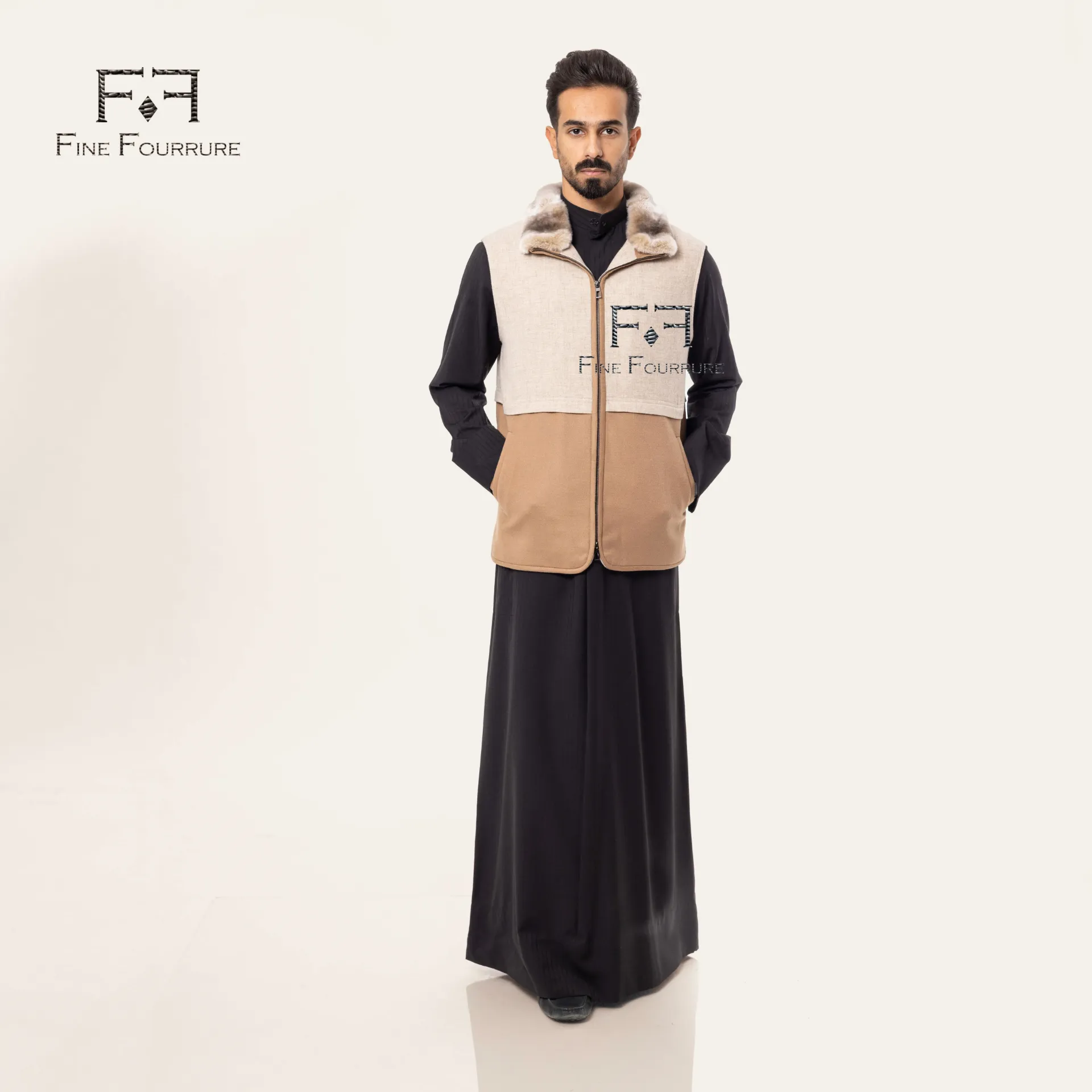 ڤيست  قماش  والبطانه  بوليستر والقلبه بفرو الارنب  تنشال واتركب