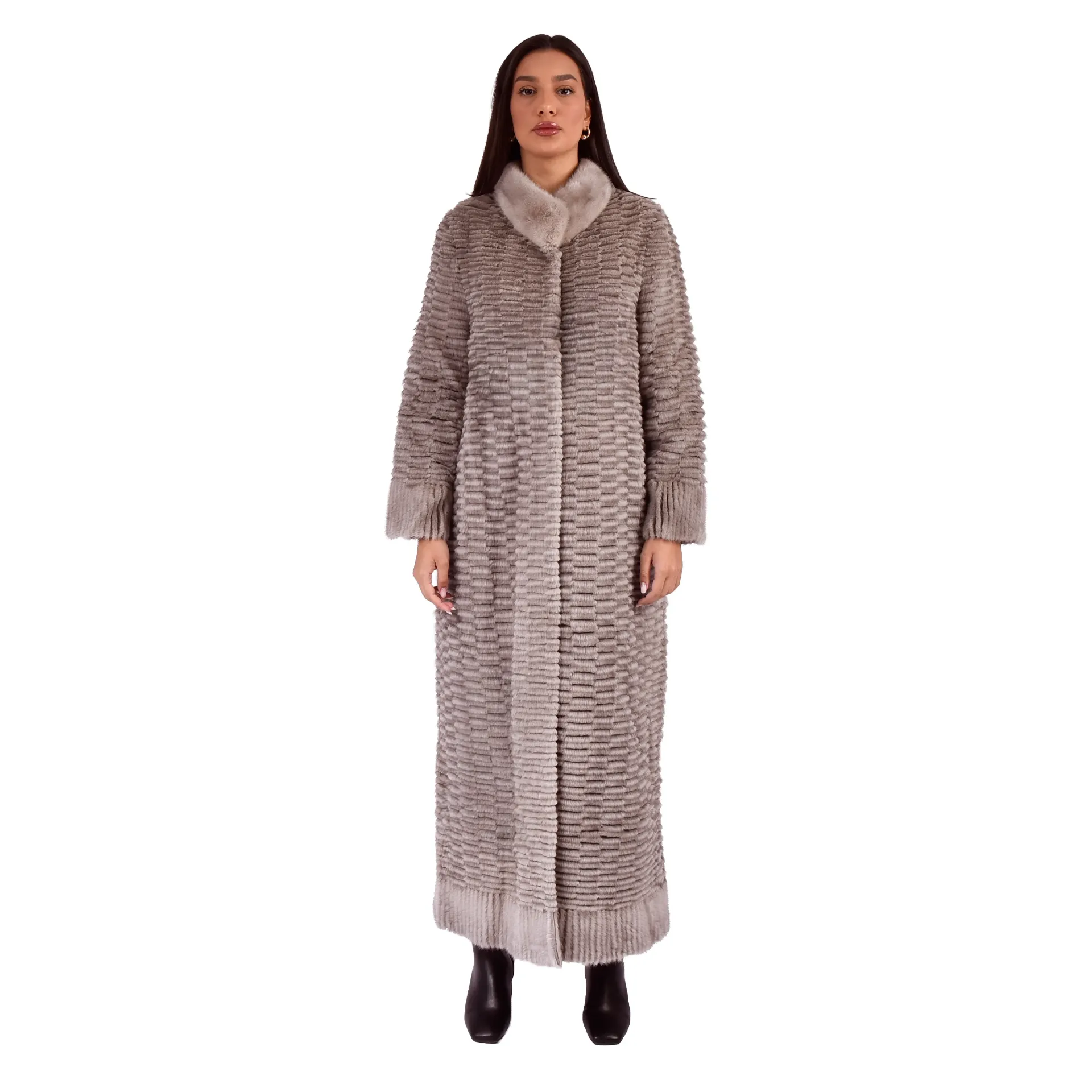 جاكيت فرو المنك والارنب  الطول 135 cm